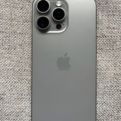 iPhone 15 Pro Max