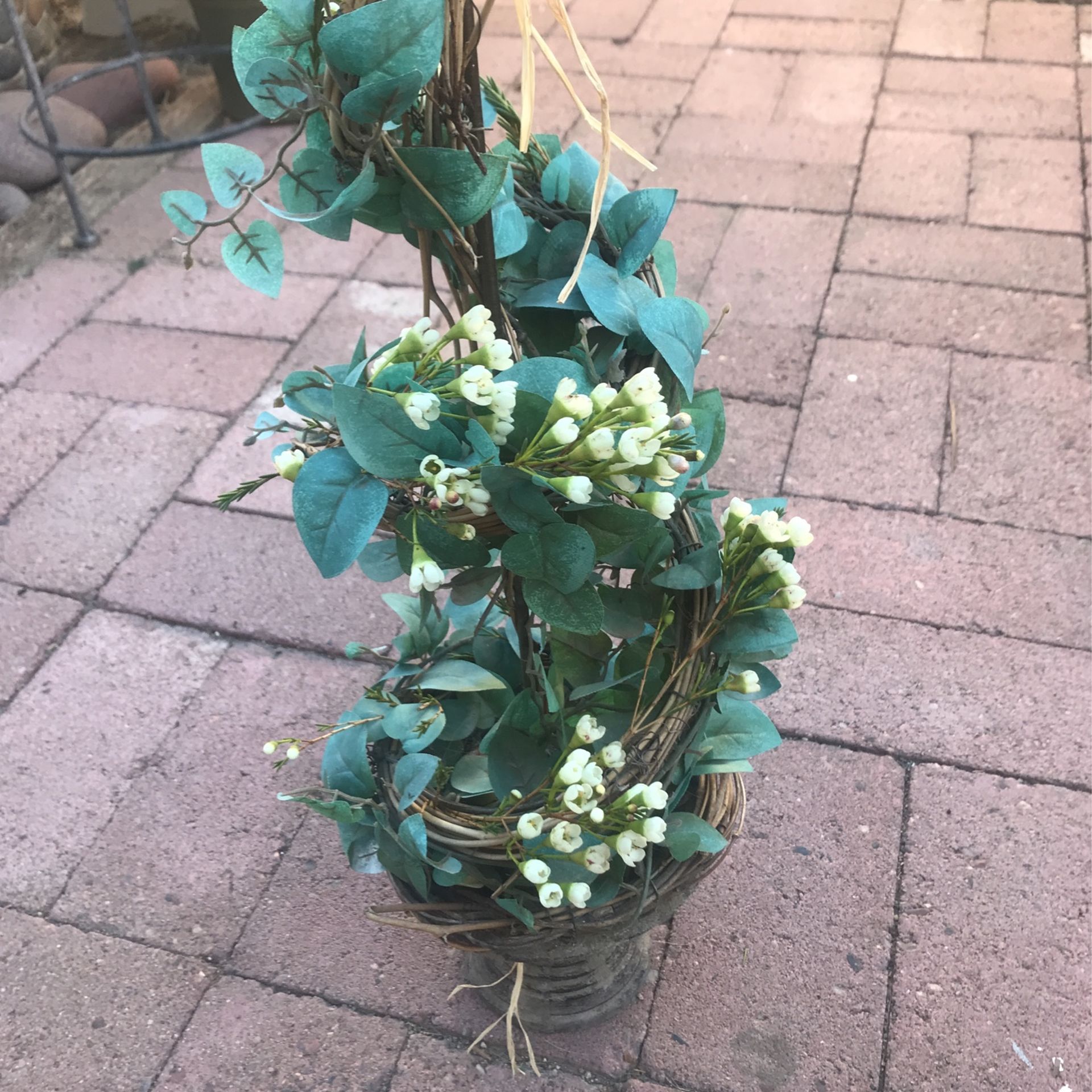 Outdoor Rustic Table Decor