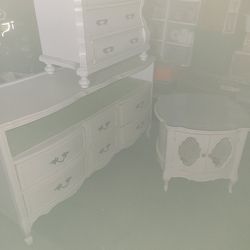 Antique/ Vintage Dresser Set