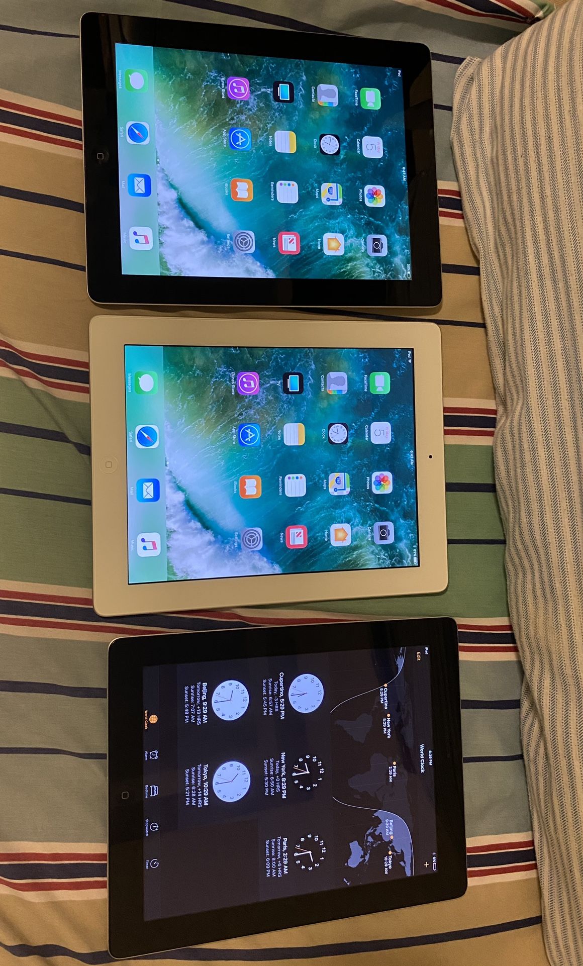 3 APPLE IPAD