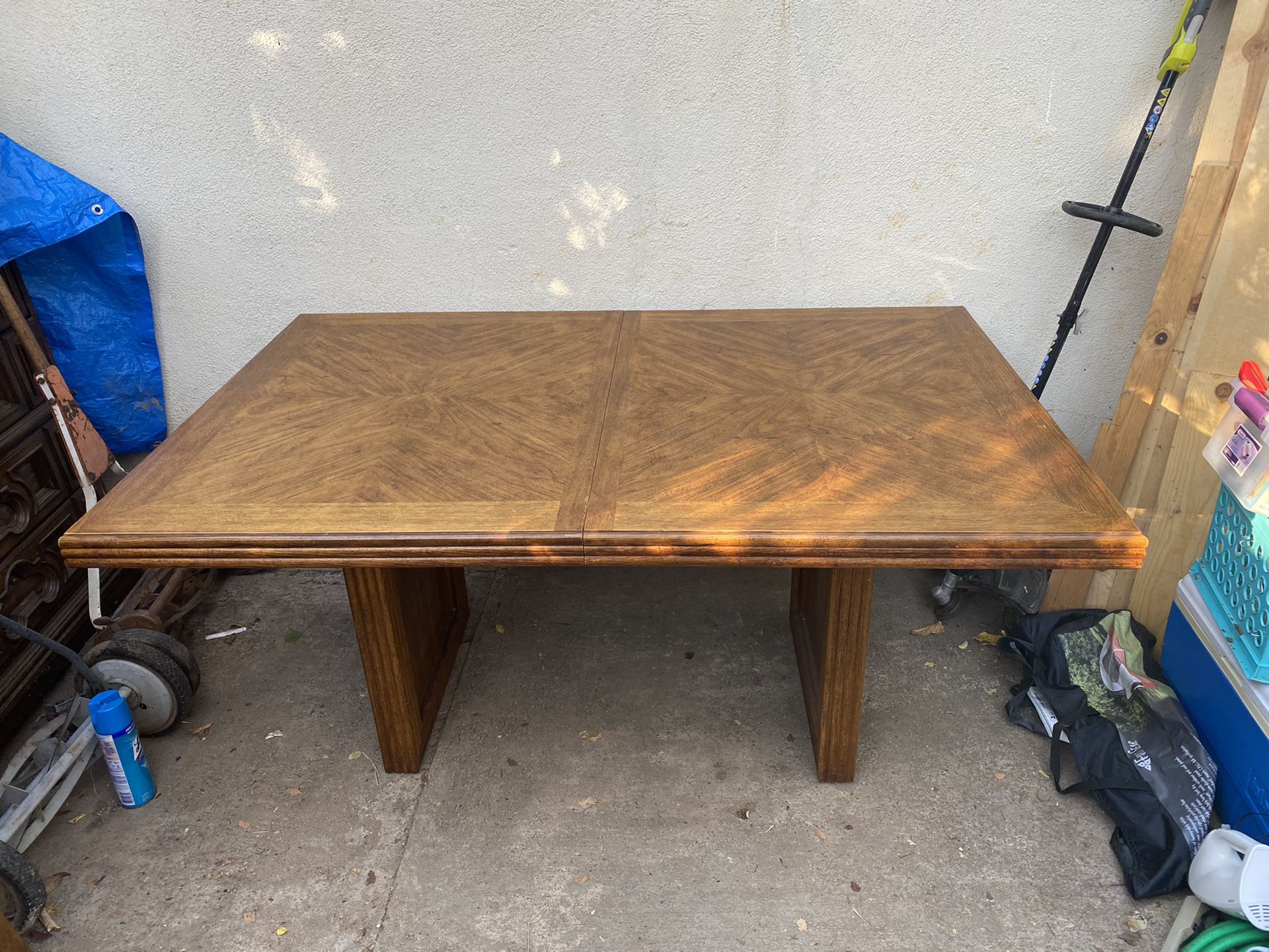 Kitchen table/dining table