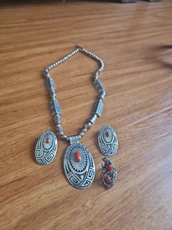 Necklace set
