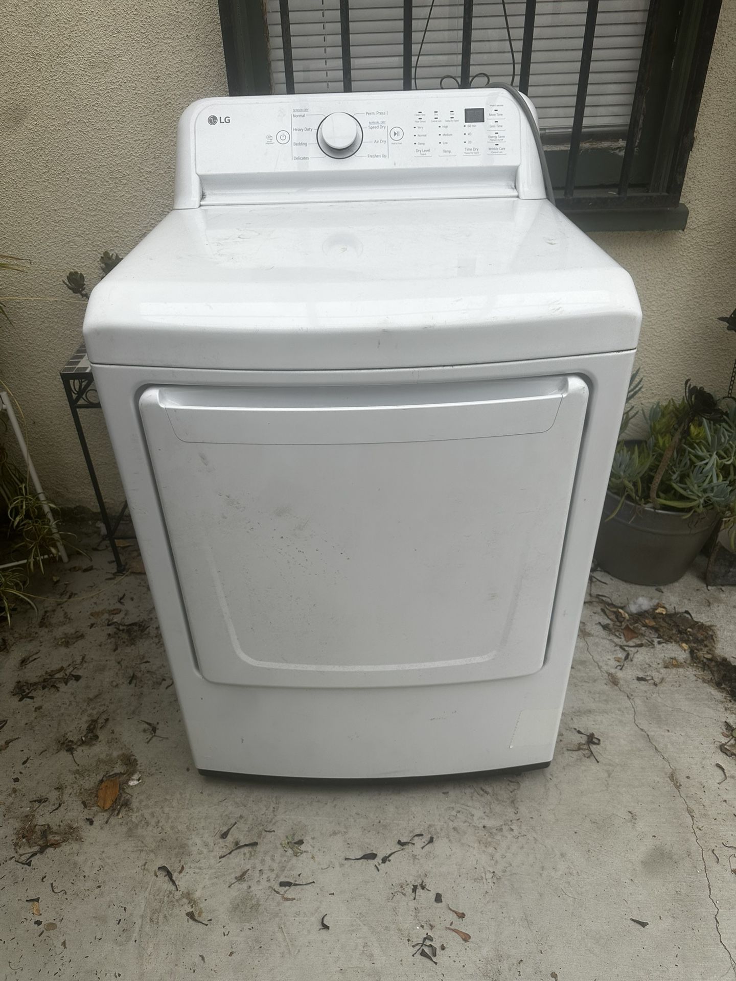 LG Gas Dryer DLG7001W