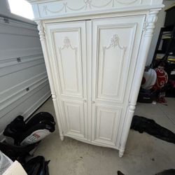 White Wardrobe 