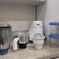 Preethi Blue Leaf Platinum Mixer / Blender / Grinder 