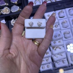 10k Gold Heart Earring With Diamonds 