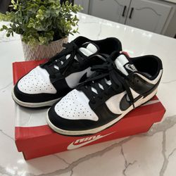 Nike Panda Dunks
