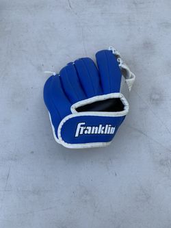 Franklin Small Child’s Baseball glove (left hand)