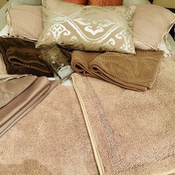 Beige Bathroom & Bedroom Decor 