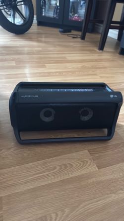 LG PK7 Portable Bluetooth Speaker