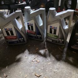 Free 4 Jugs Of Old Fuel Mixed With Oil. Pretty Old And Dirty Fuel