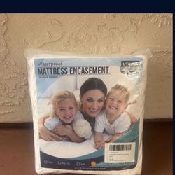 One New Waterproof Mattress Encasement Protector Zipper Zippered Zipguard Washable Queen