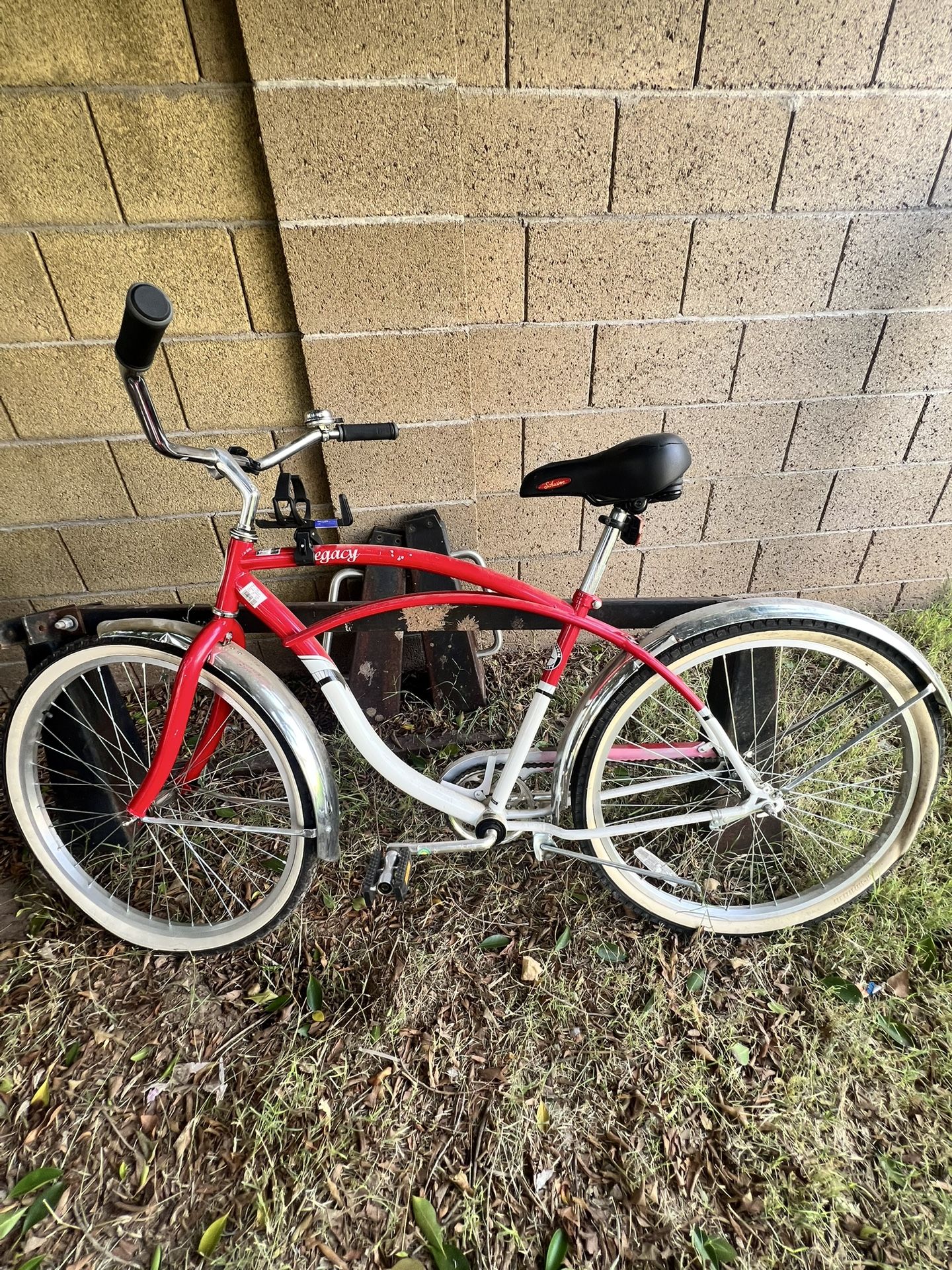 Schwinn Legacy Cruiser 