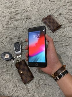 New iPhone 8 Plus UNLOCKED 100% feedbacks 5 stars