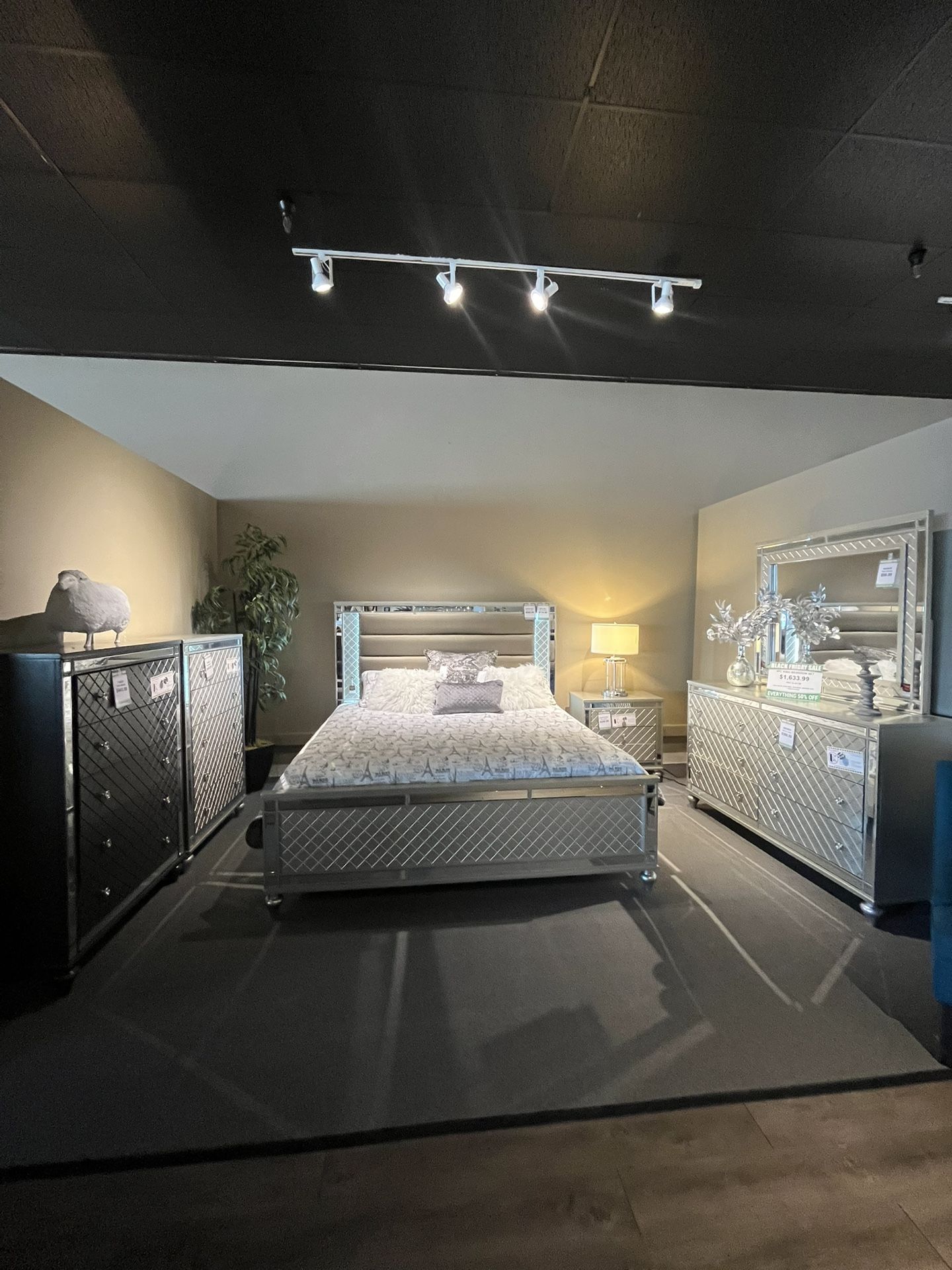 Silver 4PC King Bedroom Set