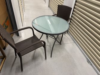 New Condition No Damage  All Weather Resin indoor or outdoor pation furniture