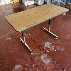 Adjustable Table / Workbench 