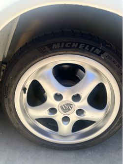 Porsche 911 Cup2 17” wheels and tires