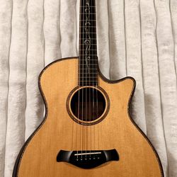 Taylor Builder’s Edition K14ce (2019) – Excellent Condition – Koa / Sitka