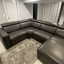 Leather Couch With 2 Power Reclining Seats