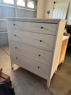 Dresser and night stand set