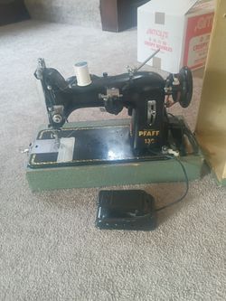 Pfaff 130 Vintage Sewing Machine with Foot Pedal