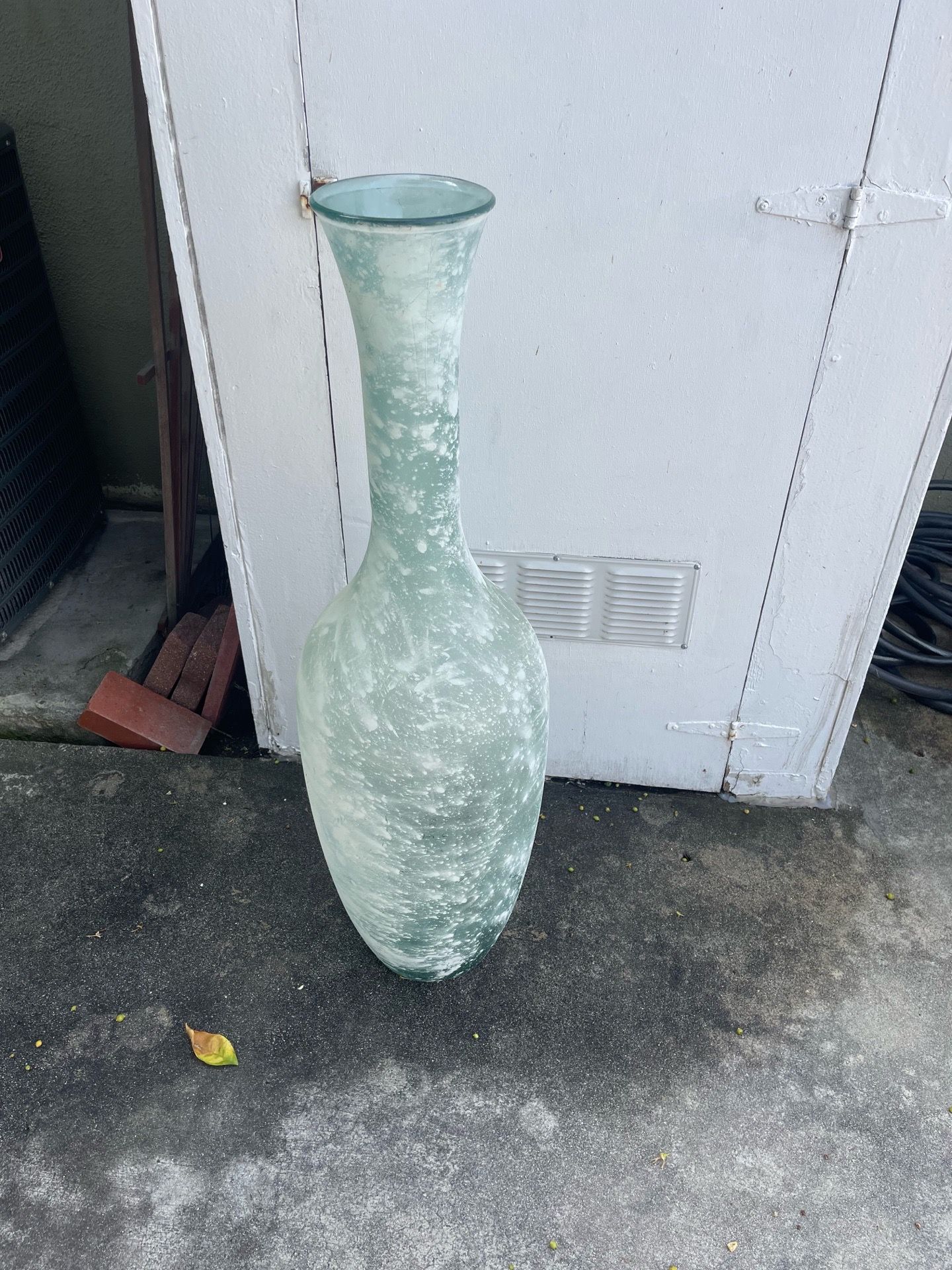 Tall vase…$5.00
