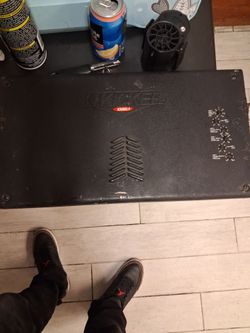 Kicker amps