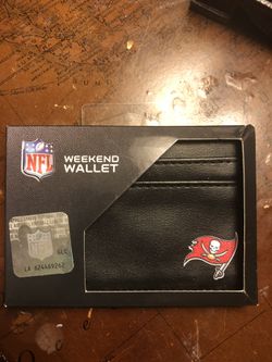 Tampa Bay Buccaneers leather weekend wallet