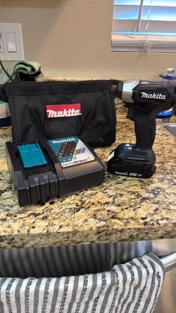 Makita 18 V Hex Drill Kit With 2.0 Battery Charger & Bag