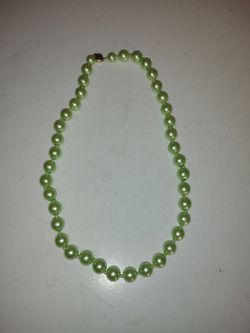 Beautiful Green Pearl Beaded Necklace with Gold Clasp - Hong Kong
