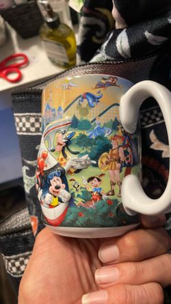 Disneyland resort 3-D evolved cup Disneyland resort 3-D evolved cup