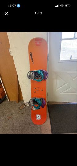142 Snowboard with bindings
