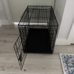 Medium size dog kennel/ crate