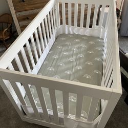 Crib + Mattress + Bedding