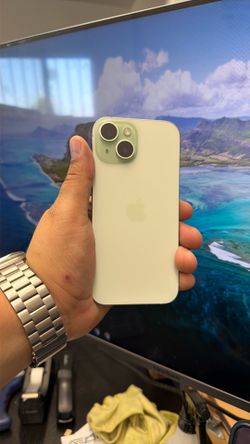 Apple iPhone 15 128GB Unlocked / Liberado $450