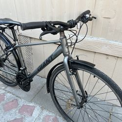 nice bike aluminum everything works good tires size 28 fast bike 24 greats is trek bike 