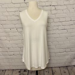 Halston Essentials V Neck Tank w/ Hi-Low Shirttail Hem White Size Medium New