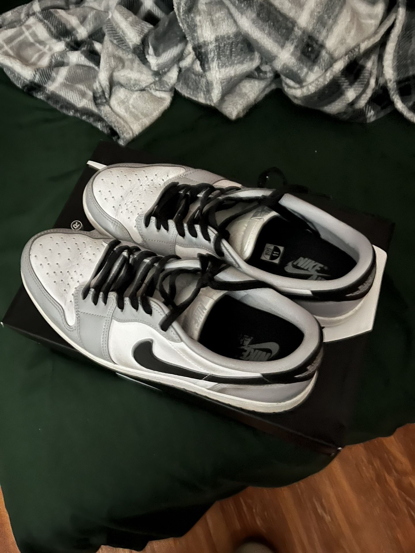 Jordan 1 Low Wolf Grey