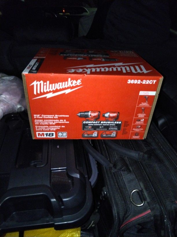 Milwaukee Drill And Impact Kit