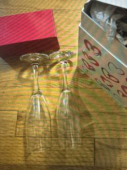 Perfect Valentine’s Day Gift (New Champagne Glasses In Gift Box)
