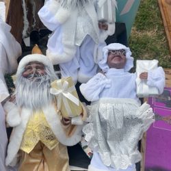 Santa Clause & Mrs Clause Figures 