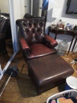 Chair And Ottoman 40