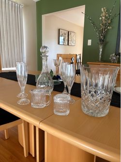 Champagne glasses with set