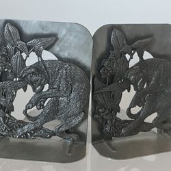 25% Off Vintage METZKE Pewter Metalware Cat And Frog Play Animals Bookends Signed 1974 Thumbnail