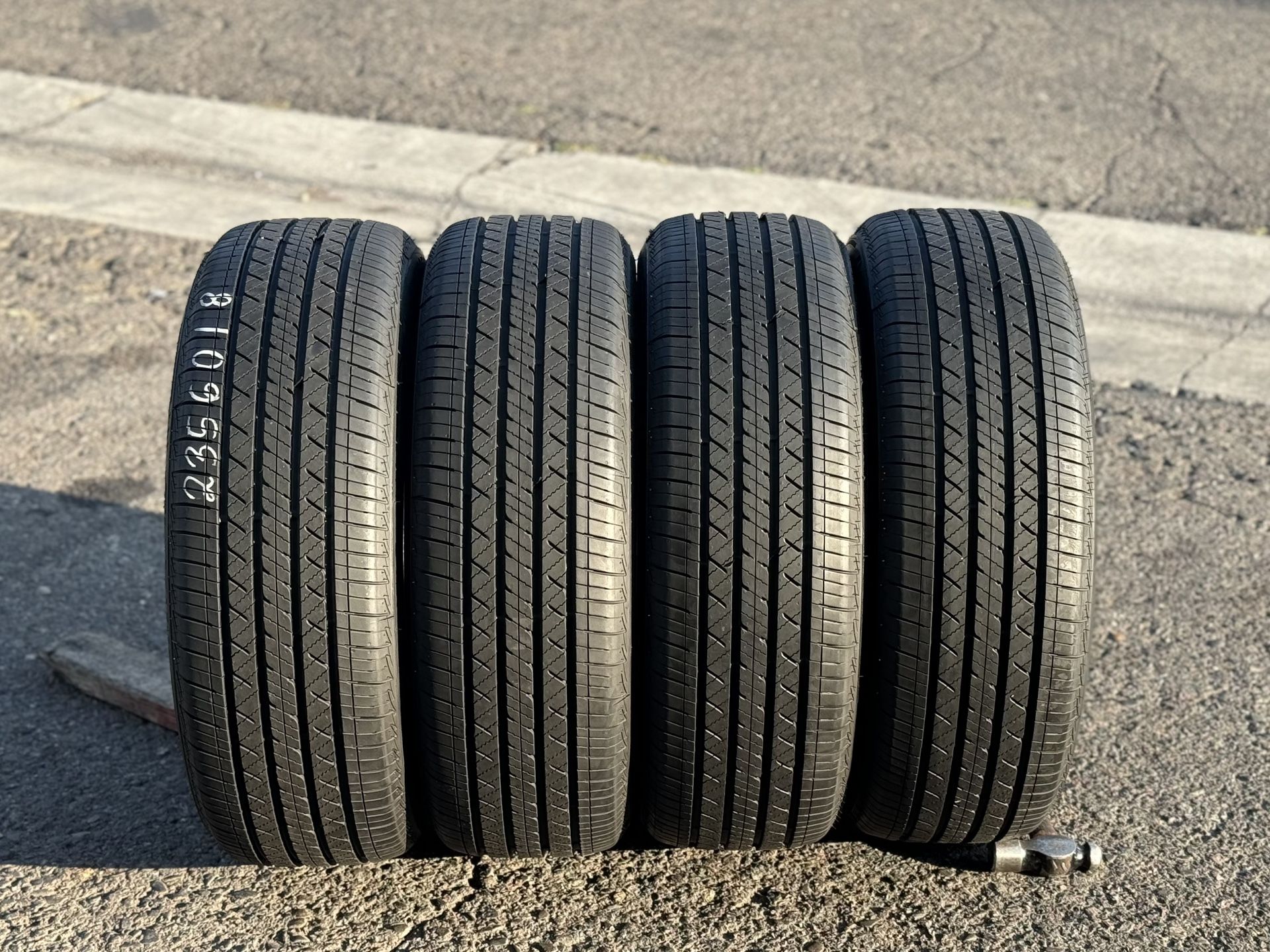 235/60/18 BRIDGESTONE TURANZA*LIKE NEW*