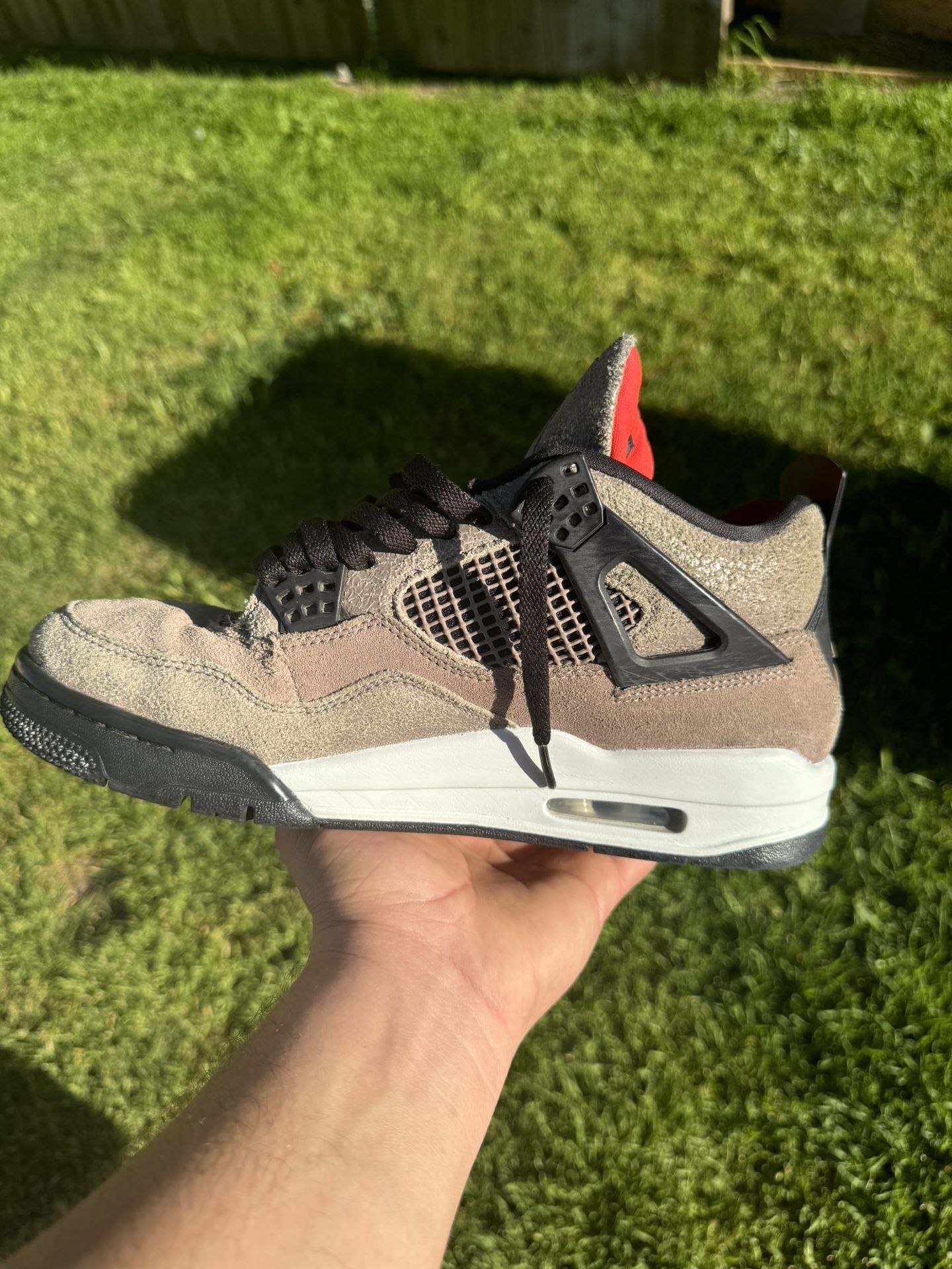 Jordan 4 Retro Taupe Haze 🟤⚫️ Price Is Nego