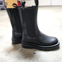 Ladies Boots Size 39 (7)