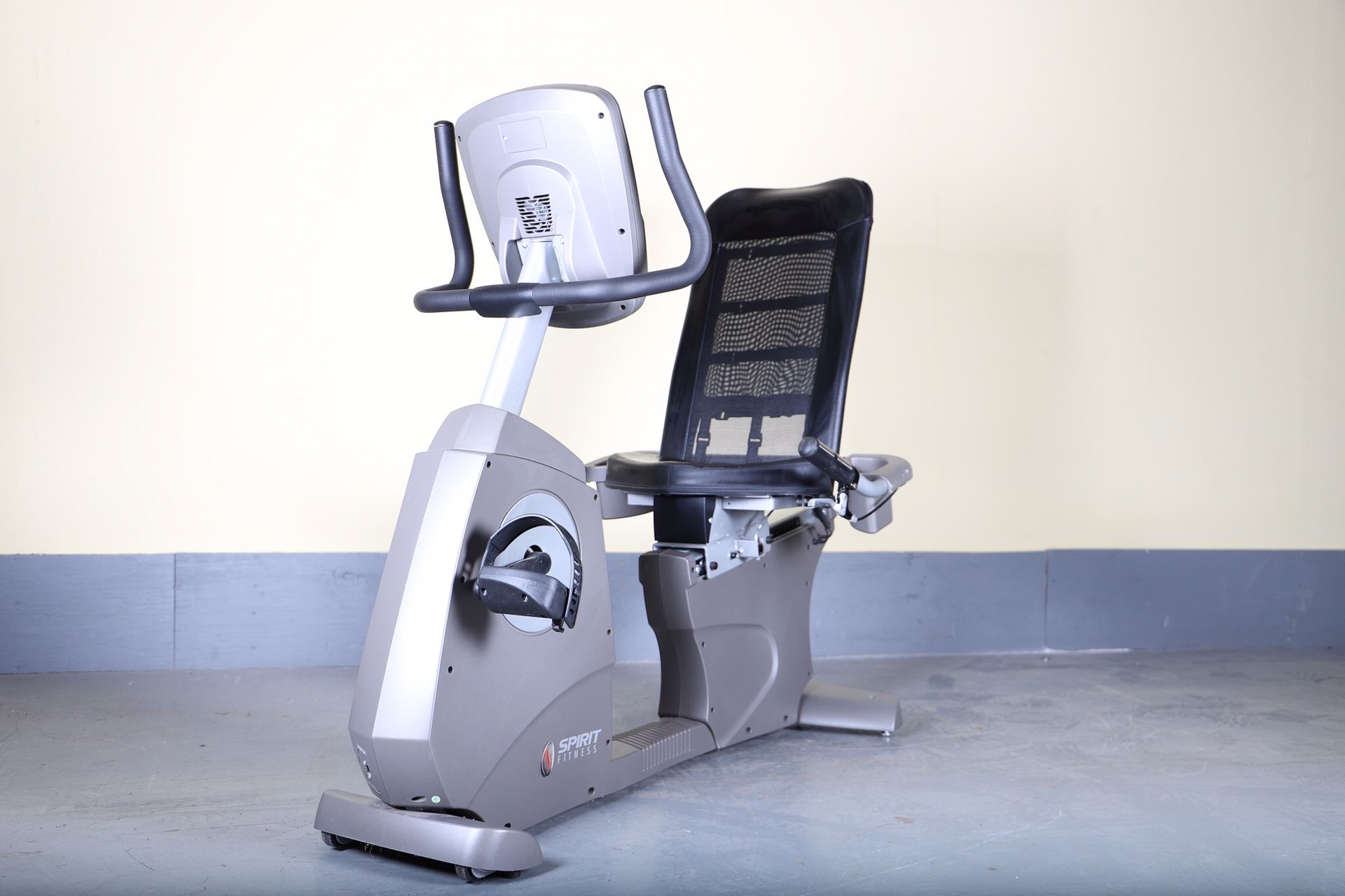spirit xbr25 recumbent bike