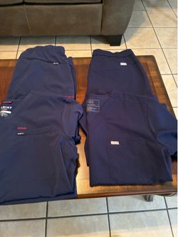 2 uniformes de hombre large